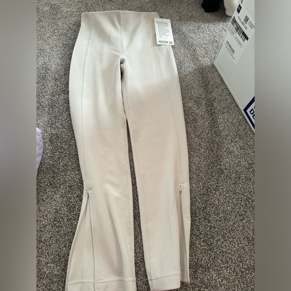 Size 2 lululemon ribbed softstreme pant